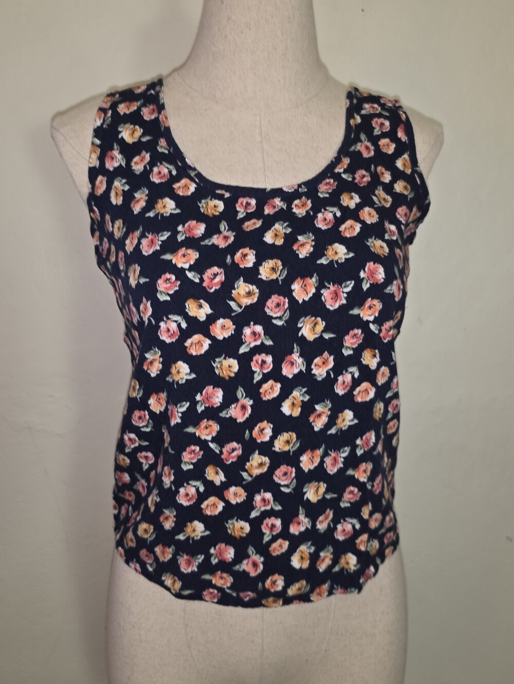 Vintage 1980s.1990s Black Pink Floral Scoopneck Tank Top
